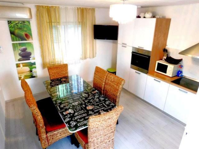 Littlevenice Appartme 50M From Sea Trogir Exterior photo